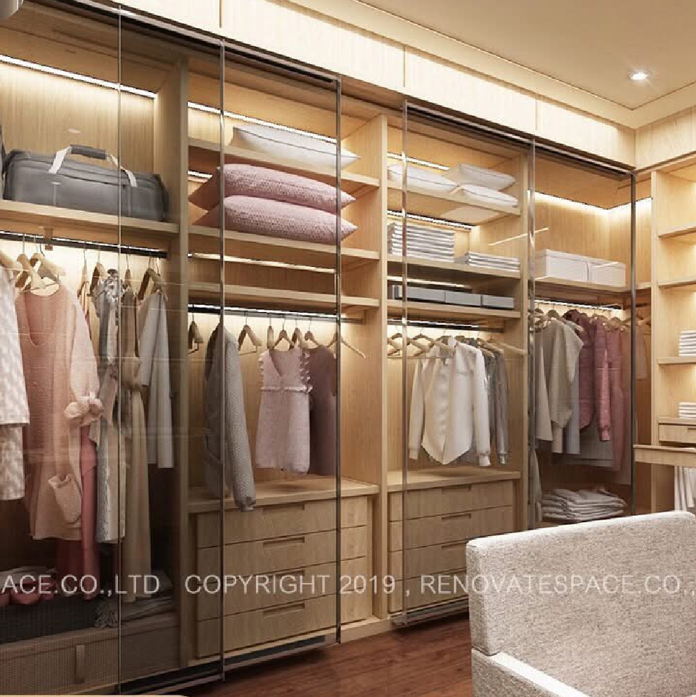 ห้องแต่งตัวบิวท์อินแบบกระจกใส